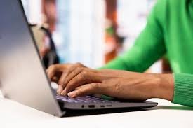ECA Digital: o que muda nas redes e quais os efeitos na saúde de jovens